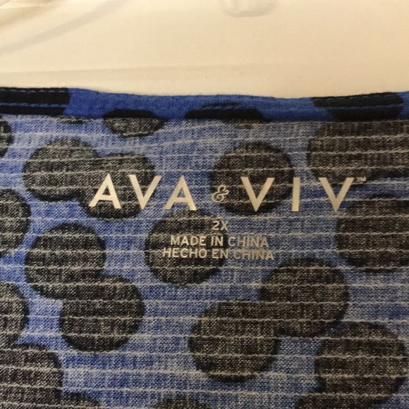 Ava & Viv Top - Picture 2 of 4